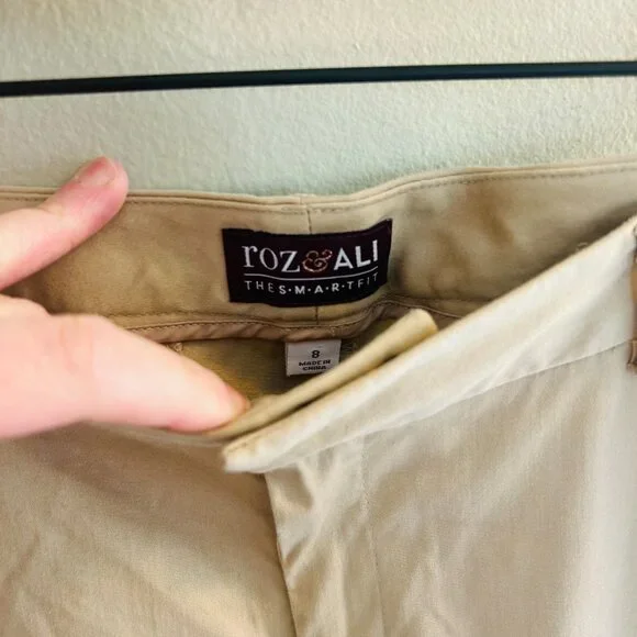 Dressbarn Roz & Ali The Smart Fit Pants Womens Size 8 Khaki Ankle Chino - Picture 3 of 10